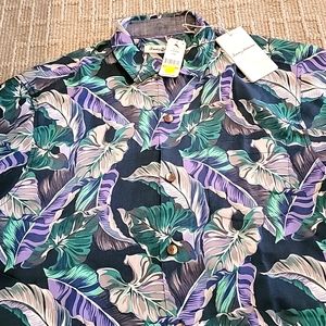 NEW TOMMY BAHAMA Hawaiian shirt. Multi-colored.  Size Medium.